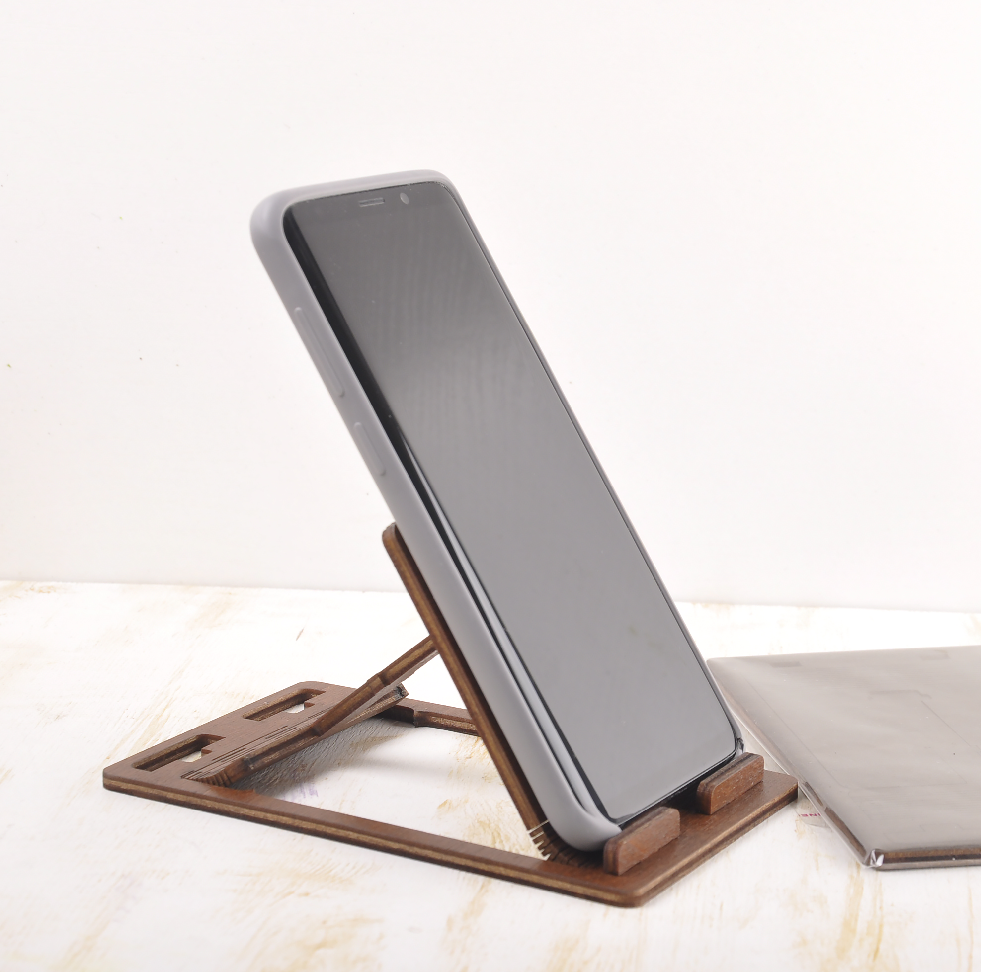 Дерев'яна підставка під телефон PT30